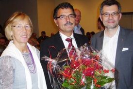 Liesel Koschorreck MdL und Dietmar Nietan MdB gratulieren Peter Münstermann zur Wahl